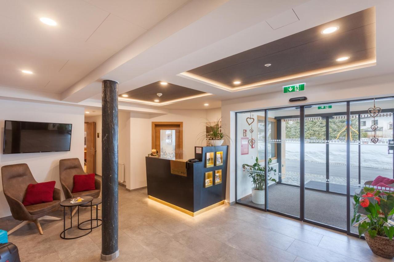Apart-Hotel Dreisonnenhof Fiss Exterior photo